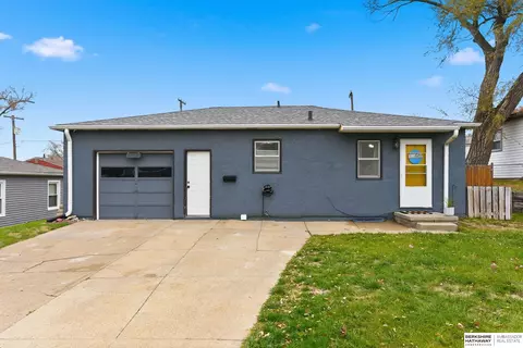 6058 Patterson St, Omaha, NE 68117
