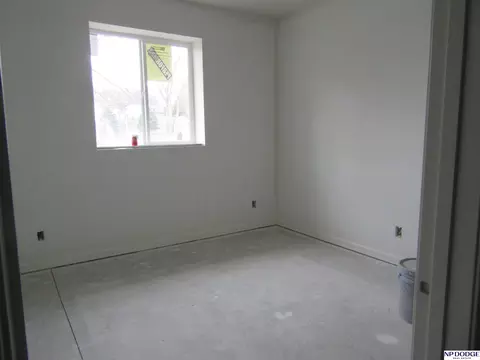 5018 Vane Cir, Omaha, NE 68152 photo 8