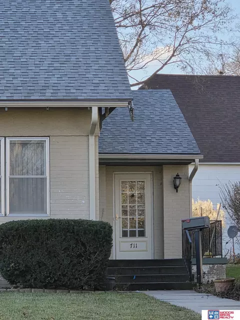711 N 8th St, Beatrice, NE 68310 photo 3