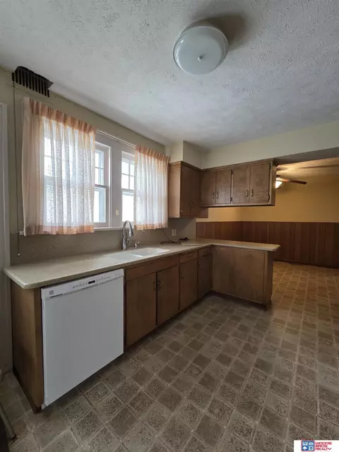 711 N 8th St, Beatrice, NE 68310 photo 20