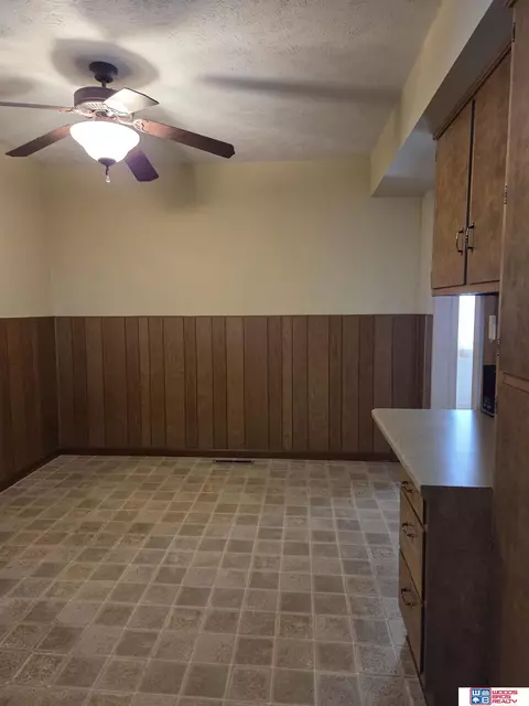 711 N 8th St, Beatrice, NE 68310 photo 23
