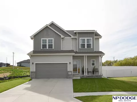 18113 Sage Cir, Omaha, NE 68136