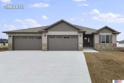 631 N 108th St, Lincoln, NE 68527