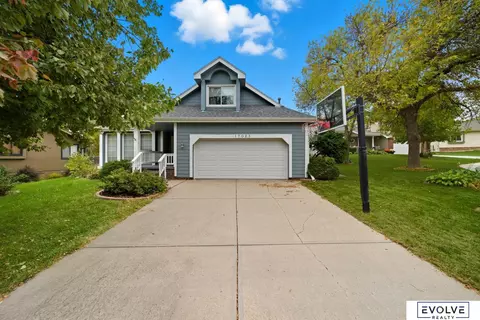17023 Holmes Cir, Omaha, NE 68135