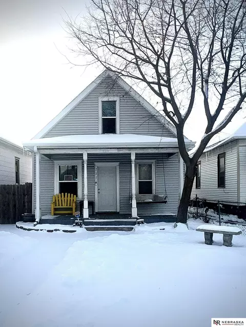737 S 1st St, Lincoln, NE 68508