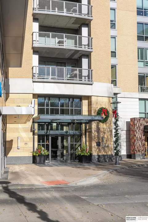 200 S 31st Ave #4209, Omaha, NE 68131