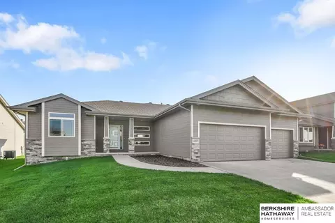 11230 N 162nd St, Bennington, NE 68007