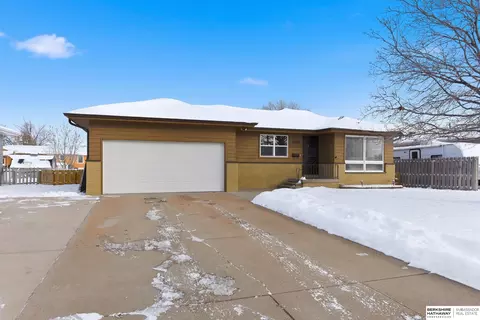2044 E 2nd St, Fremont, NE 68025
