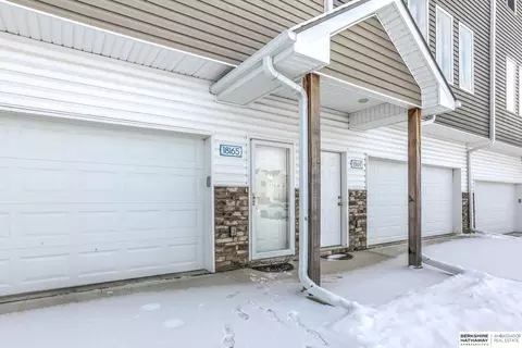 18165 Polk Ct, Omaha, NE 68135