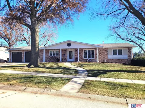1018 N 1st St, Seward, NE 68434
