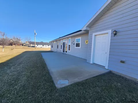 308 W Maple St, Hooper, NE 68031 photo 2
