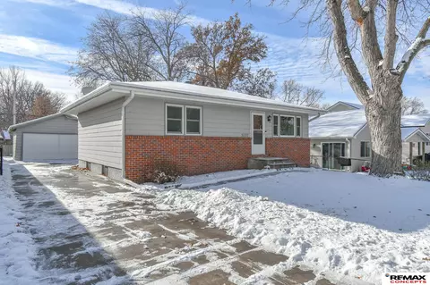 5337 Garland St, Lincoln, NE 68504