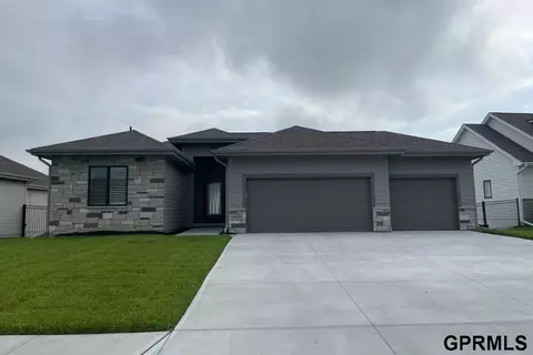 11905 S 110th St, Papillion, NE 68046