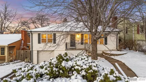 5438 Charles St, Omaha, NE 68132