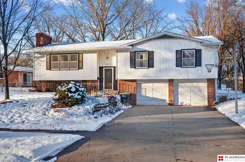 9812 Manderson St, Omaha, NE 68134