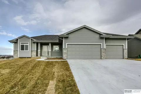 12203 Daniell Rd, Bellevue, NE 68123