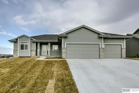 12203 Daniell Rd, Bellevue, NE 68123