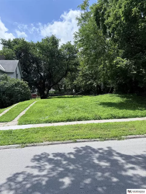 3837 Decatur St, Omaha, NE 68111