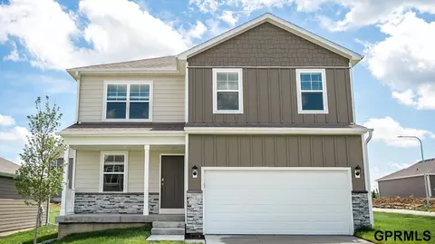 5421 Fenwick St, Bellevue, NE 68133