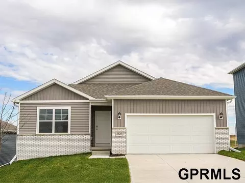 5418 Fenwick St, Bellevue, NE 68133