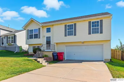 15319 Clay St, Bennington, NE 68007