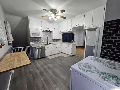 1029 E Military Ave, Fremont, NE 68025
