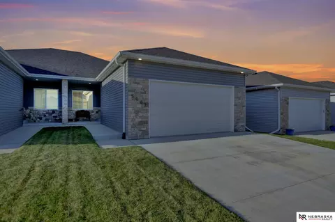 5008 W Stampede Ln, Lincoln, NE 68528