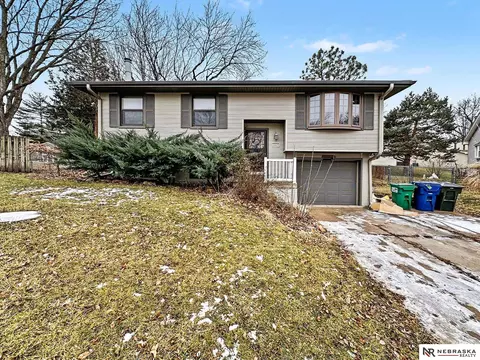 3821 Raspberry Cir, Lincoln, NE 68516