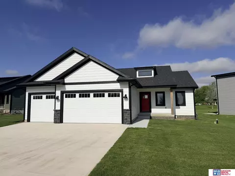 6674 Shadow Ridge Pl, Columbus, NE 68601