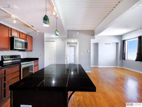 105 N 31st Ave #709, Omaha, NE 68131