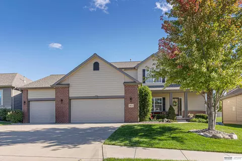 4613 N 208th St, Elkhorn, NE 68022