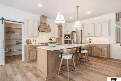 21706 Hampton Dr, Gretna, NE 68028
