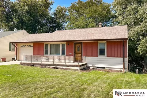 2406 S 46th St, Omaha, NE 68106