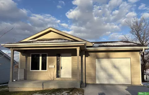 2269 N 38 Ave, Omaha, NE 68111