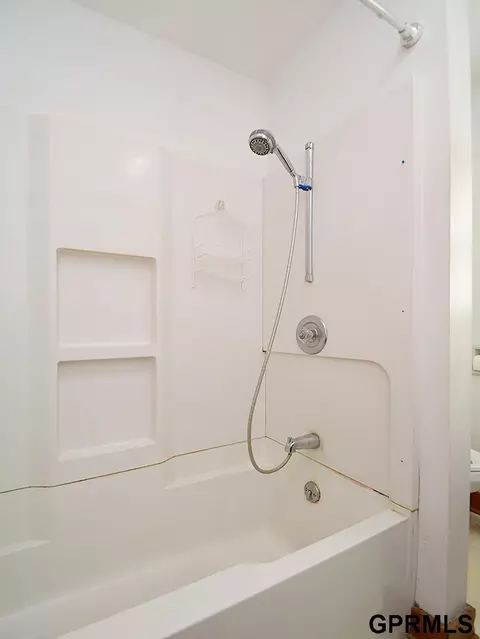 Bath - 121 S 13th St, Beatrice, NE 68310 photo 2 of 3