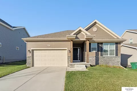 8052 N 173 St, Bennington, NE 68007