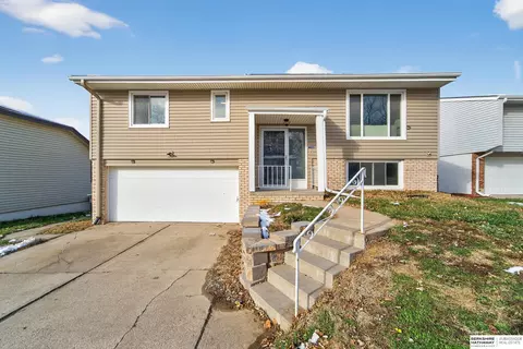 14440 Weir Cir, Omaha, NE 68137