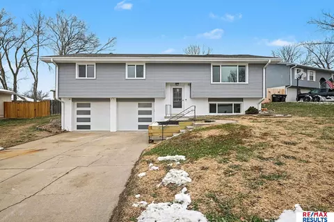 20116 Binney Cir, Elkhorn, NE 68022