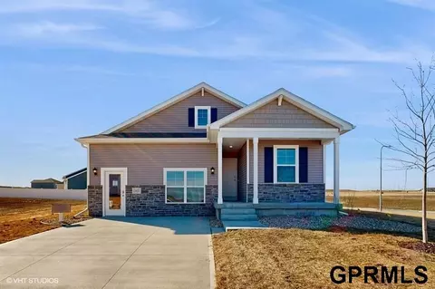 11631 Port Royal Dr, Papillion, NE 68046