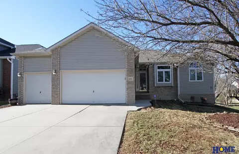 7431 S 37th St, Lincoln, NE 68516