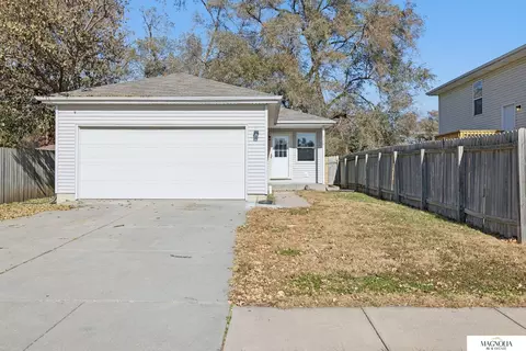 310 Knox St, Lincoln, NE 68521