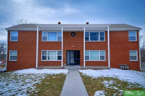 4414 N 52nd St, Omaha, NE 68104