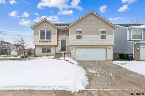 19351 V St, Omaha, NE 68135