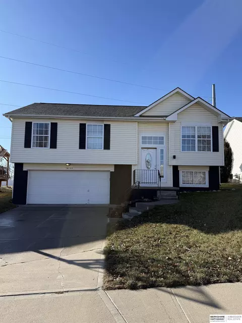 16733 Patrick Ave, Omaha, NE 68116