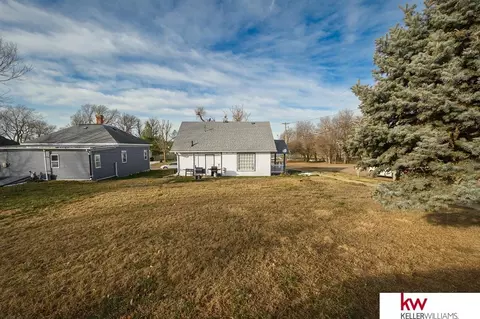 Exterior - 355 W 6th St, Superior, NE 68978 photo 2 of 2
