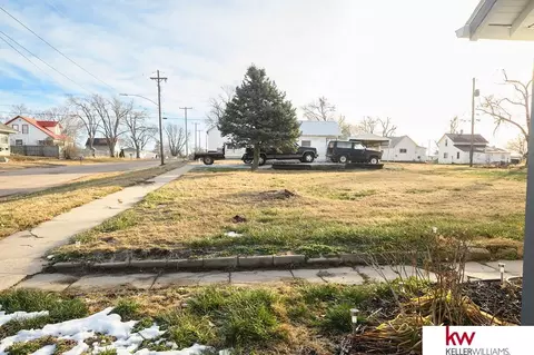 Exterior - 355 W 6th St, Superior, NE 68978 photo 1 of 2