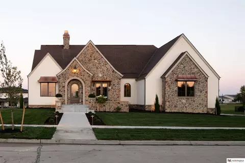 7100 NW 3rd St, Lincoln, NE 68521