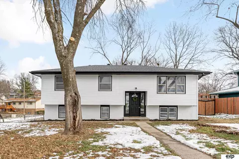 4829 Terrace Dr, Omaha, NE 68134