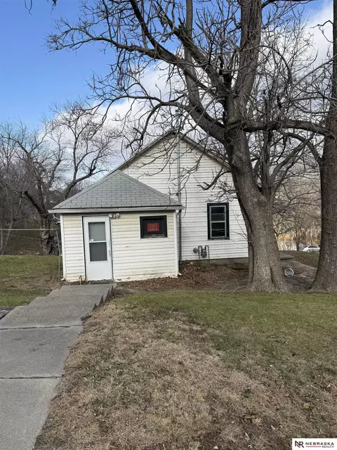 621 Main St, Louisville, NE 68037