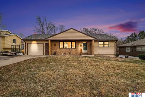 1409 Freeman Dr, Bellevue, NE 68005